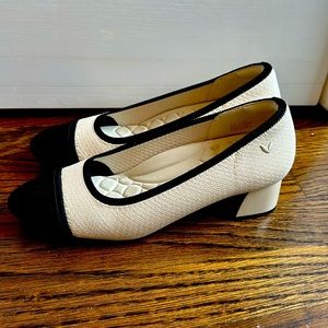 Vivaia Round -toe chunky heels